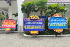 Heboh Karangan Bunga...