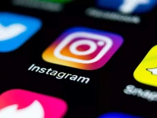 Instagram Down, Meta...