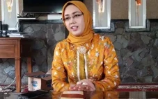 Bupati Anne Blak-blakan...