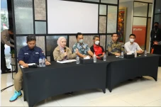 Kurir Paket COD Dapat...