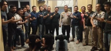 Dirampok, Kakek Penjaga...