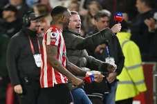 Jamie Carragher Lontarkan...