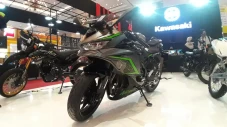 Deretan Motor dengan...
