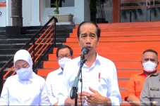 Jokowi Tanggapi Biasa...