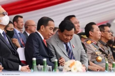 Kepada Prabowo, Jokowi...