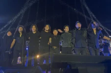 Konser Dewa 19 Ditunda,...