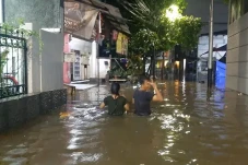 17 RT di Jaksel Tergenang...