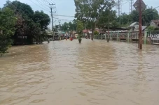 Jalan Banda Aceh-Medan...