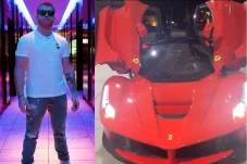 Canelo Pamer Mobil Mewah...