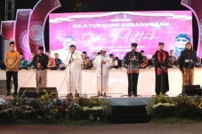 Pemkot Surabaya Terus...