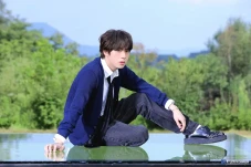 Jin BTS Resmi Ajukan...