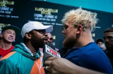 Wow! Duel Mayweather...