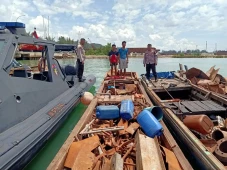 7 Bajak Laut di Perairan...