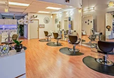 Hukum Berhias di Salon...