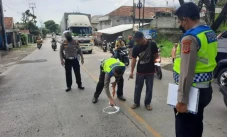 Pengendara Motor di...