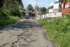 Jalan Penghubung Bogor-Cianjur...