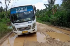 Bus Tak Layak dan Jalan...