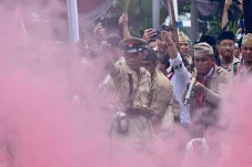 Aksi Heroik 3.500 Pejuang...