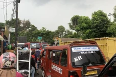Diguyur Hujan Deras,...