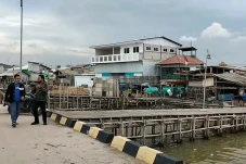 Besok Gerhana Bulan,...