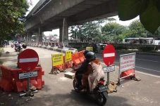 Perbaikan Jalan Ambles...