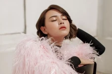 Amanda Manopo Bagikan...