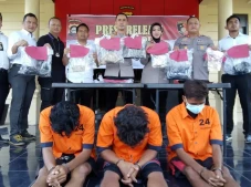 3 Pemuda Pembunuh Kakek...