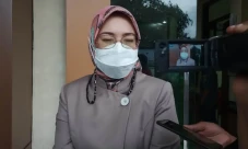 Bupati Purwakarta Keukeuh...