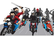 Bentrok Geng Motor di...