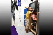 Kasihan, Bocah Bingung...