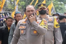 Polres Ngawi Luncurkan...