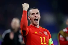 Timnas Wales Hati-hati...