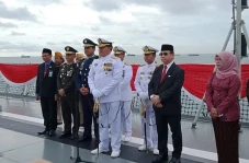 16 KRI TNI AL Berstatus...