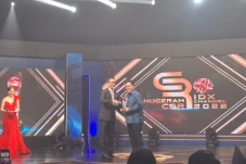Raih Penghargaan Pemimpin...