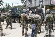 Tentara Filipina dan...
