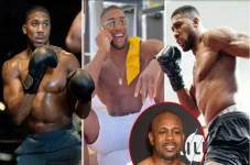 Anthony Joshua Dilatih...