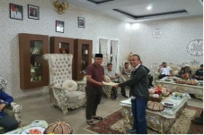 Disahkan Menahkodai...