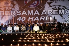 Arema FC Gelar Doa dan...