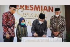 Menghidupkan Kembali...