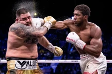 Anthony Joshua Tantang...