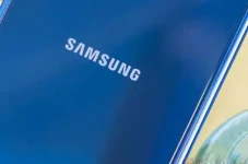 Perbandingan Samsung...