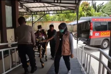 Terima Bantuan Ambulans...