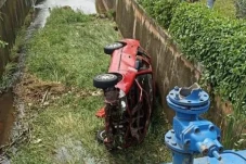 Hindari Penyeberang...
