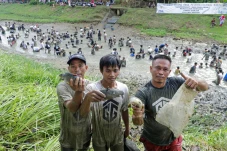 Relawan Gelar Lomba...