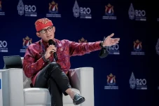 Ajak Peserta B20 Nikmati...