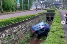 Sopir Mengantuk, Honda...