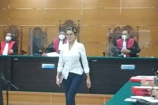 Nikita Mirzani Tanggapi...