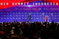 Gaet Investor ke Energi...