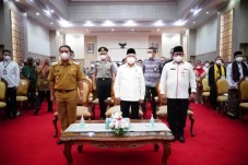 Wakil Presiden Tegaskan...