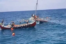 Kapal Pekerja Migran...